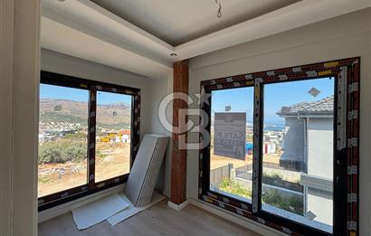 Foça'da Deniz Manzaralı 3+1 Satılık Villa