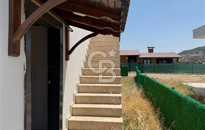 Yenifoça Gencelli Sahiline 1,3 km Yakın, Güneş Enerjili Fırsat Bahçeli Ev