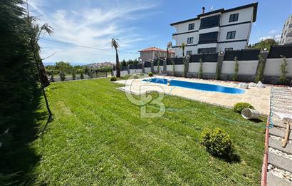 KÖRFEZ İLİMTEPE DENİZ MANZARALI 6+1 HAVUZLU SATILIK VİLLA