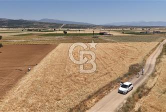 Serinhisar Cumhuriyet Mahallesinde 3.211 m² Satılık Tarla