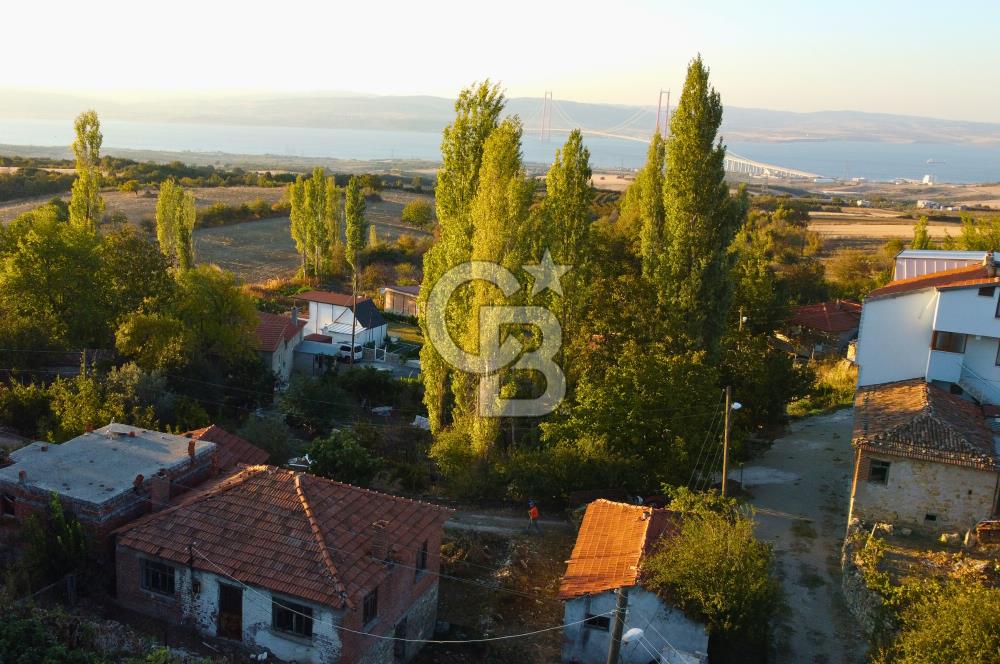 Çanakkale Lapseki Kocavelide Boğaz Manzaralı Köy Evi ve Arsası