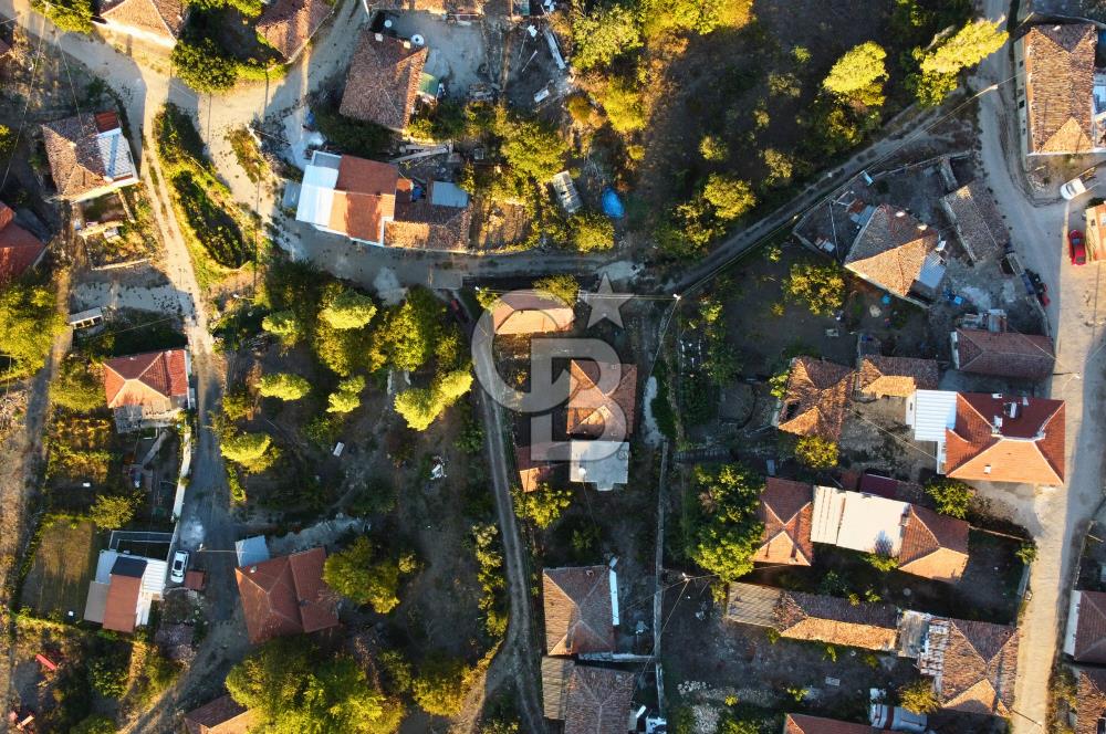 Çanakkale Lapseki Kocavelide Boğaz Manzaralı Köy Evi ve Arsası