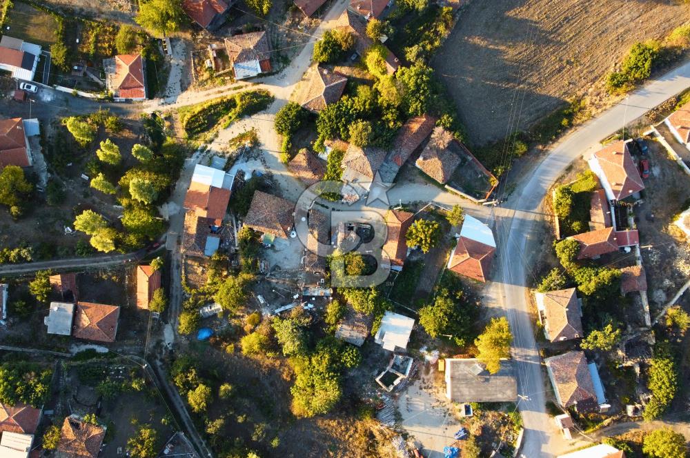 Çanakkale Lapseki Kocavelide Boğaz Manzaralı Köy Evi ve Arsası