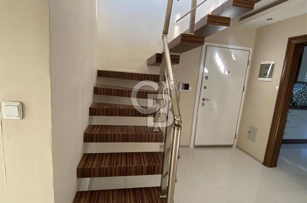 Zümrüt Mahallesi'nde 175 M2 Dubleks 4+1 Kiralık Daire