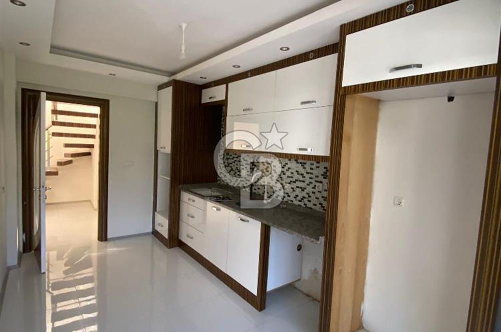 Zümrüt Mahallesi'nde 175 M2 Dubleks 4+1 Kiralık Daire