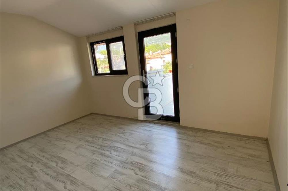 Zümrüt Mahallesi'nde 175 M2 Dubleks 4+1 Kiralık Daire