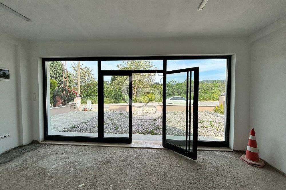 URLA BİN KONUTLAR GİRİŞİNDE CADDE ÜSTÜNDE KİRALIK DÜKKAN