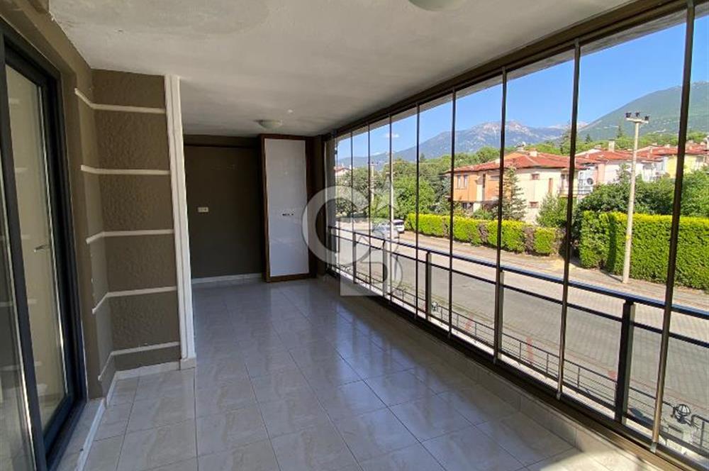Zümrüt Mahallesi'nde 175 M2 Dubleks 4+1 Kiralık Daire