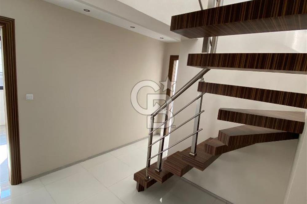 Zümrüt Mahallesi'nde 175 M2 Dubleks 4+1 Kiralık Daire