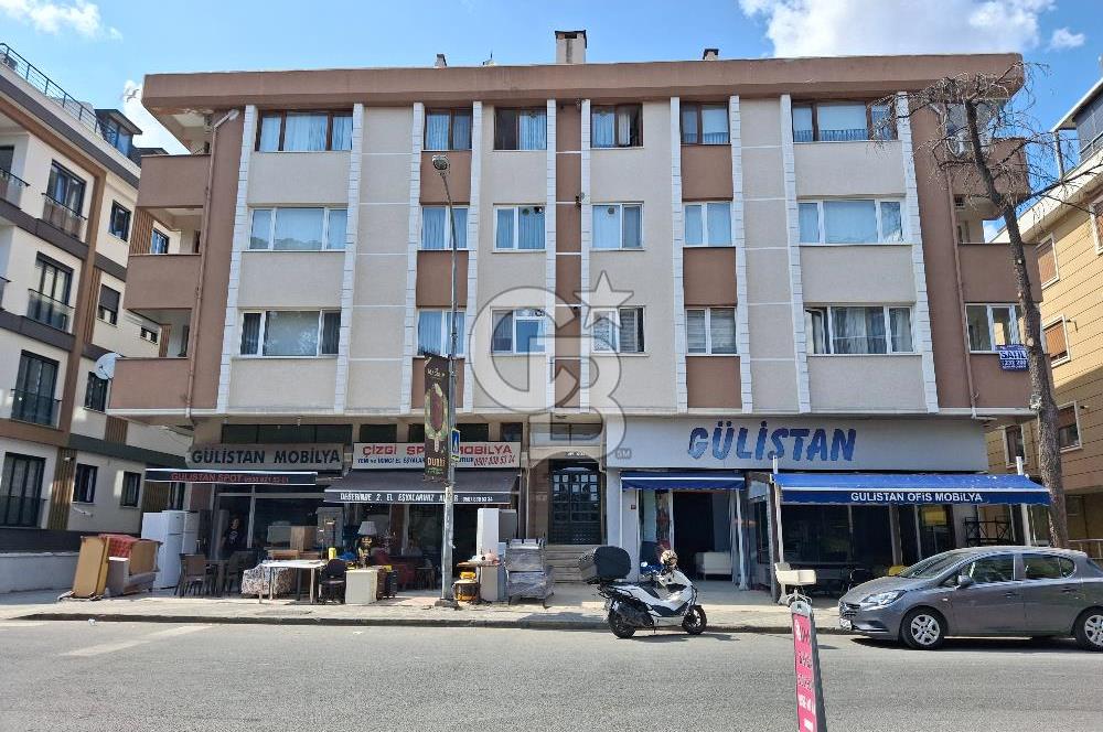 Maltepe Küçükyalı Mektep Caddesinde Satılık 3+1 Daire