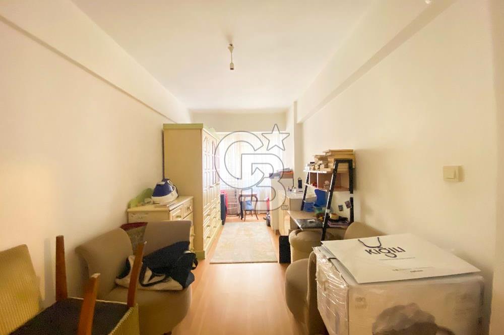 Maltepe Küçükyalı Mektep Caddesinde Satılık 3+1 Daire