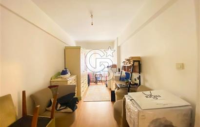 Maltepe Küçükyalı Mektep Caddesinde Satılık 3+1 Daire
