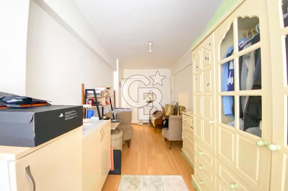Maltepe Küçükyalı Mektep Caddesinde Satılık 3+1 Daire