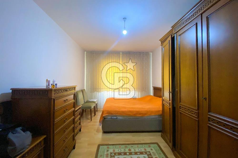 Maltepe Küçükyalı Mektep Caddesinde Satılık 3+1 Daire