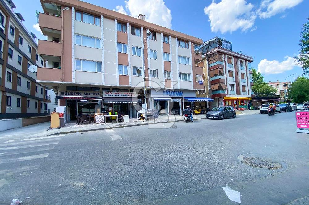 Maltepe Küçükyalı Mektep Caddesinde Satılık 3+1 Daire