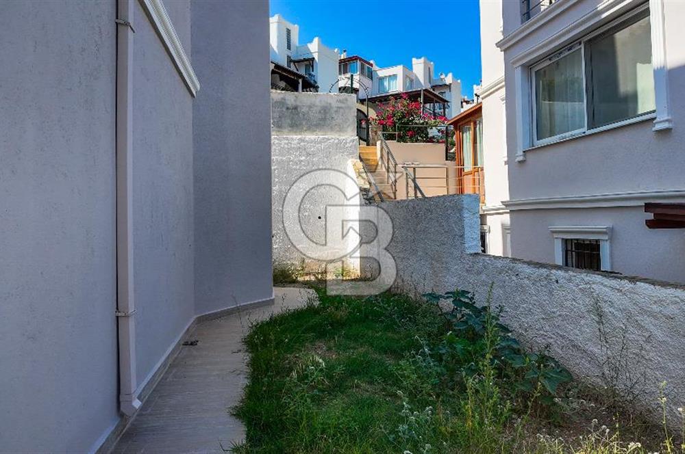 Bodrum Akyarlarda Denize Yakın 3 Katlı Müstakil Villa