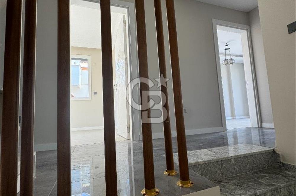 Ürkmez Payamlı' da Satılık Müstakil Bahçeli Villa