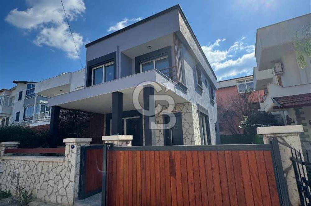 Ürkmez Payamlı' da Satılık Müstakil Bahçeli Villa