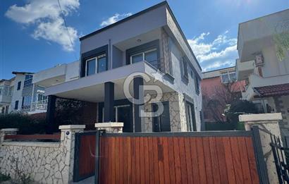 Ürkmez Payamlı' da Satılık Müstakil Bahçeli Villa