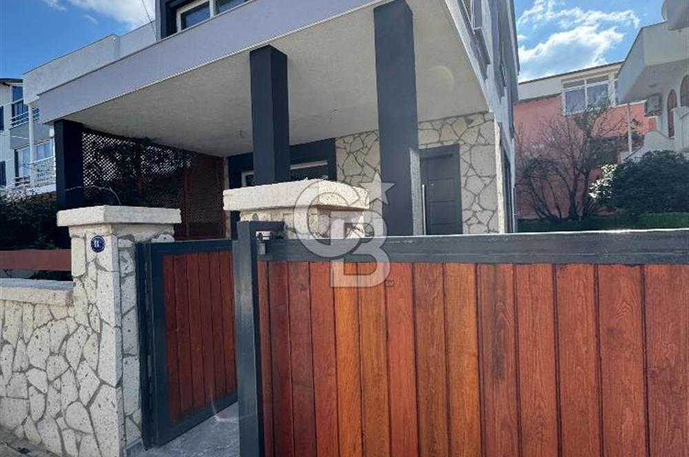 Ürkmez Payamlı' da Satılık Müstakil Bahçeli Villa