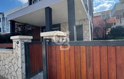 Ürkmez Payamlı' da Satılık Müstakil Bahçeli Villa