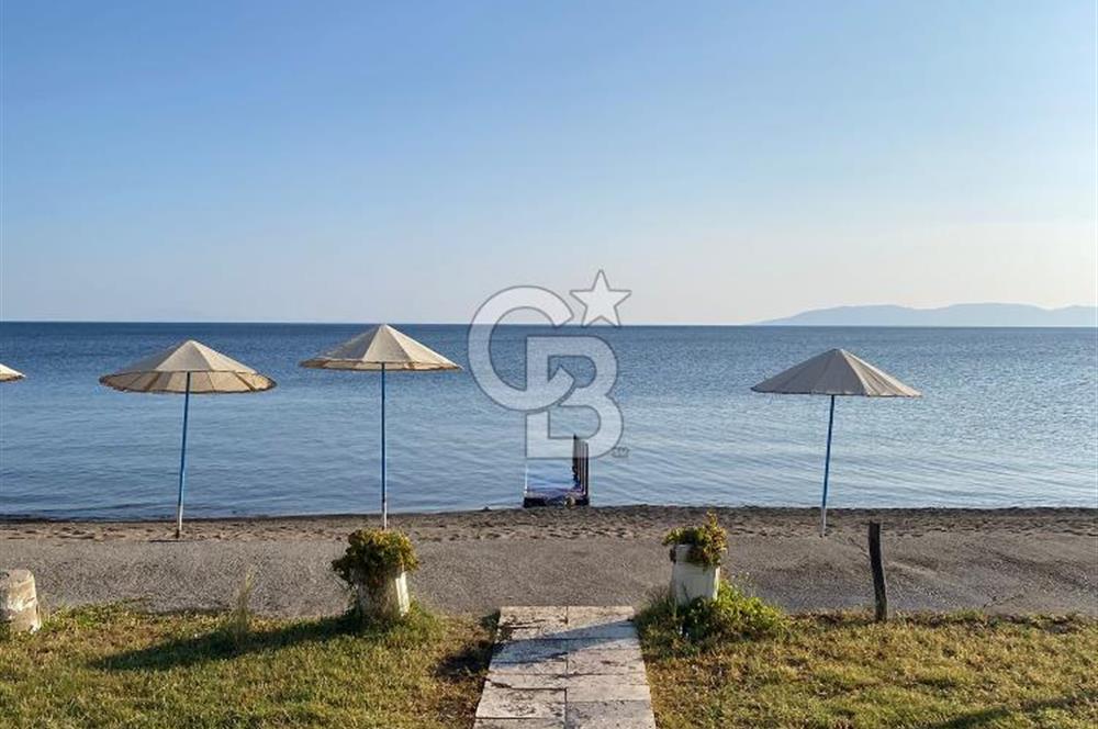 SALİHLERALTINDA DENİZE 45 METRE NEZİH SİTE İÇERİSİNDE 3+1 VİLLA