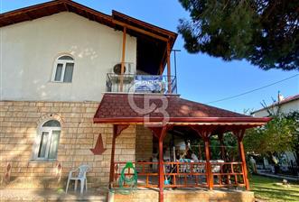SALİHLERALTINDA DENİZE 45 METRE NEZİH SİTE İÇERİSİNDE 3+1 VİLLA
