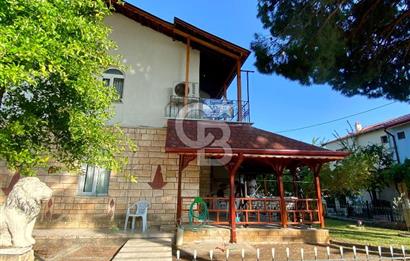 SALİHLERALTINDA DENİZE 45 METRE NEZİH SİTE İÇERİSİNDE 3+1 VİLLA