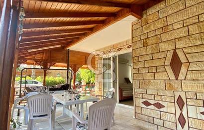 SALİHLERALTINDA DENİZE 45 METRE NEZİH SİTE İÇERİSİNDE 3+1 VİLLA
