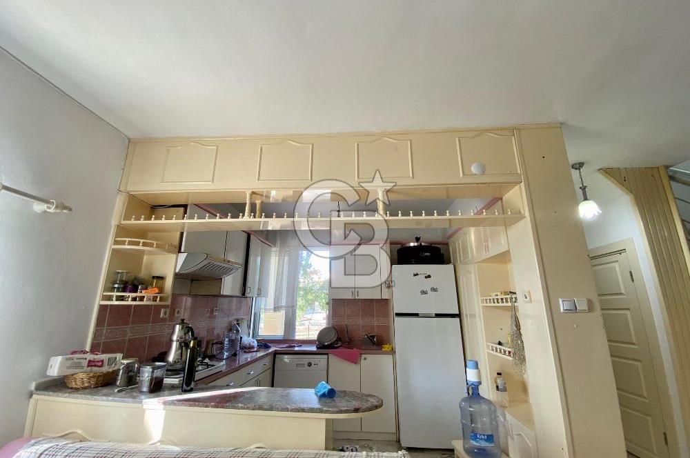 SALİHLERALTINDA DENİZE 45 METRE NEZİH SİTE İÇERİSİNDE 3+1 VİLLA