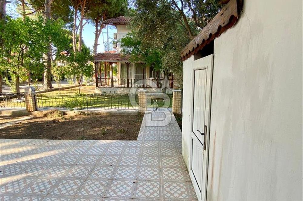 SALİHLERALTINDA DENİZE 45 METRE NEZİH SİTE İÇERİSİNDE 3+1 VİLLA