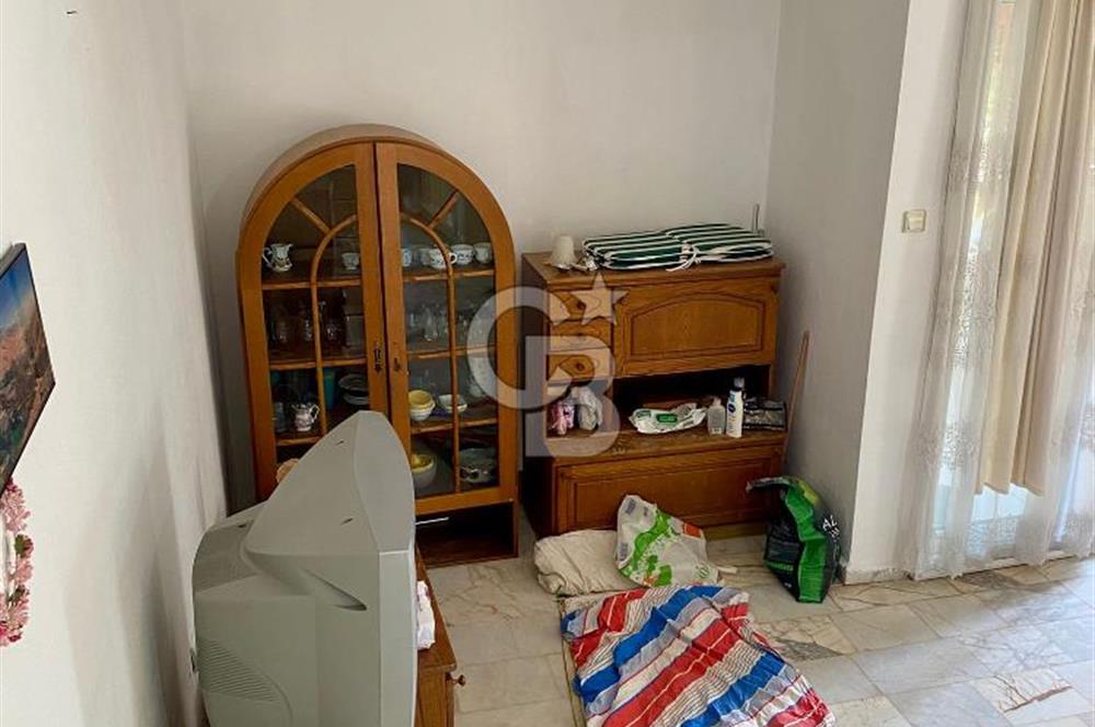 SALİHLERALTINDA DENİZE 45 METRE NEZİH SİTE İÇERİSİNDE 3+1 VİLLA