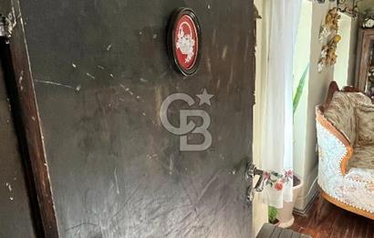 Urla Sanat Sokağında  2 Katlı Müstakil Taş Ev