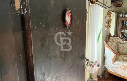 Urla Sanat Sokağında  2 Katlı Müstakil Taş Ev