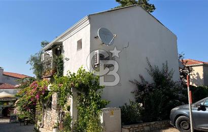 Urla Sanat Sokağında  2 Katlı Müstakil Taş Ev