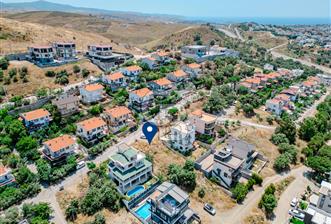 Akarca'Da Full Deniz Manzaralı 300m'2 Villa Arsası