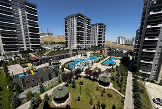 METRO YAKININDA/HAVUZ PANORAMİK MANZARALI/EŞYALI/ 3+1 KİRALIK