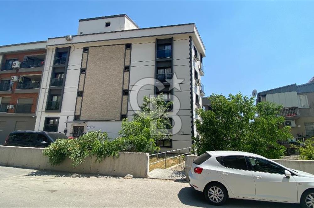 Karşıyaka Cumhuriyet’te Satılık 2+1 Kapalı Mutfak Daire