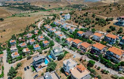 Akarca'Da Full Deniz Manzaralı 300m'2 Villa Arsası
