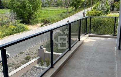 URLA BİN KONUTLAR GİRİŞİNDE CADDE ÜSTÜNDE KİRALIK DUBLEKS DAİRE