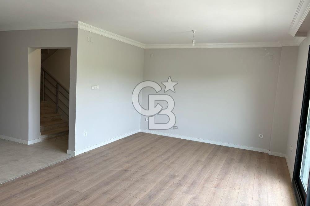 URLA BİN KONUTLAR GİRİŞİNDE CADDE ÜSTÜNDE KİRALIK DUBLEKS DAİRE