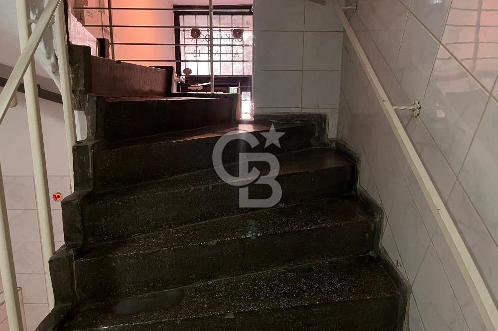 KARŞIYAKA AKSOY'DA ÖNÜ AÇIK KİRALIK 3+1 DAİRE