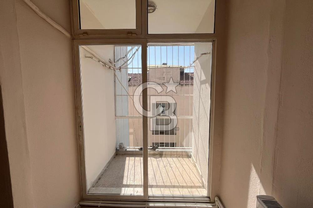 KARŞIYAKA AKSOY'DA ÖNÜ AÇIK KİRALIK 3+1 DAİRE