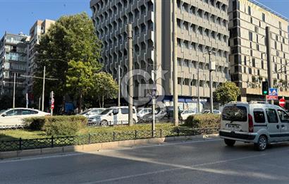 Alsancak Şair Eşref Bulvarı'nda Devren Satılık Cafe