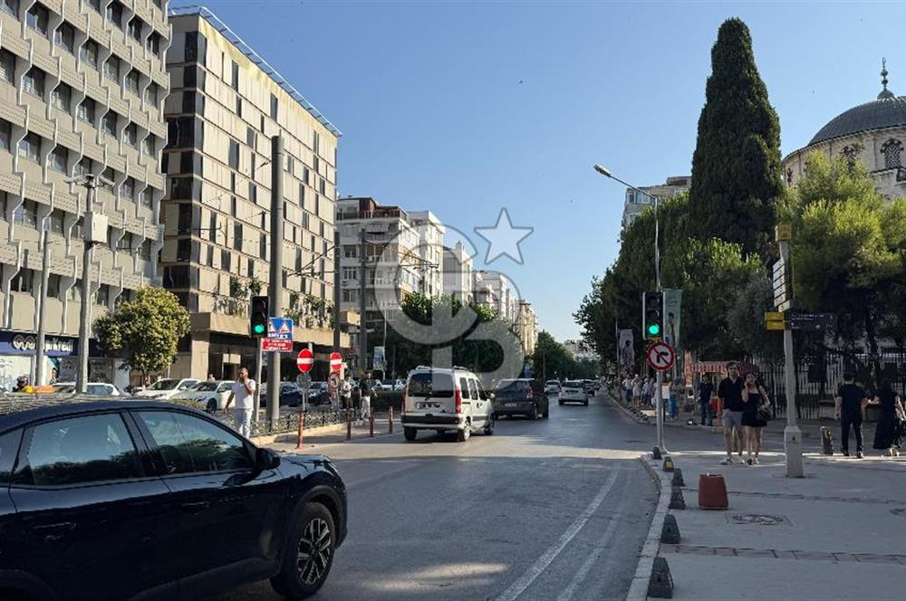 Alsancak Şair Eşref Bulvarı'nda Devren Satılık Cafe