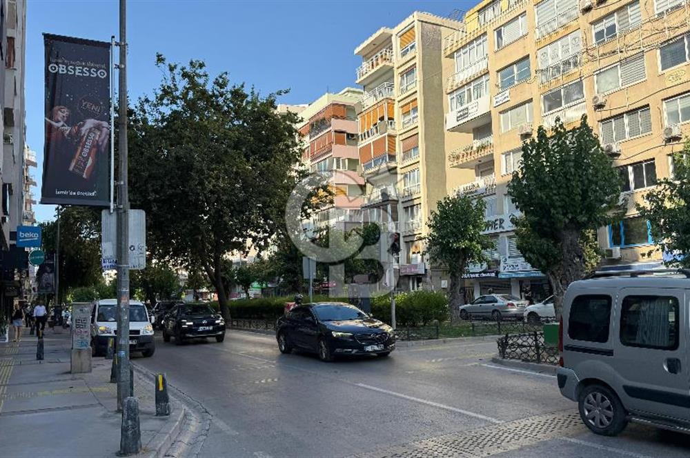 Alsancak Şair Eşref Bulvarı'nda Devren Satılık Cafe