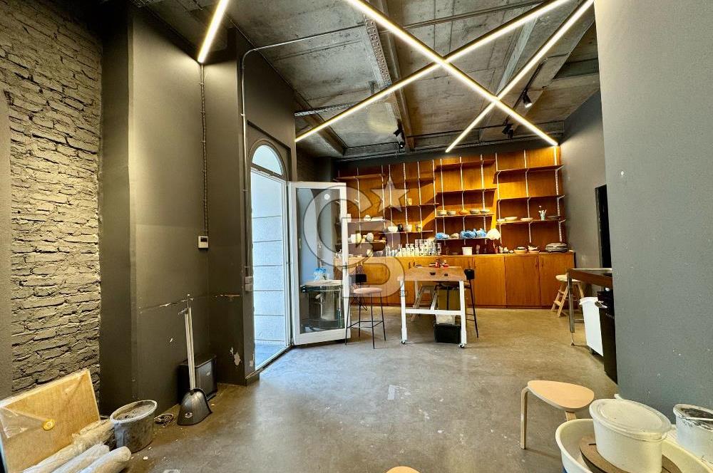 İtalyan Lisesi Karşısı 7 Metre Cepheli Kiralık Dükkan