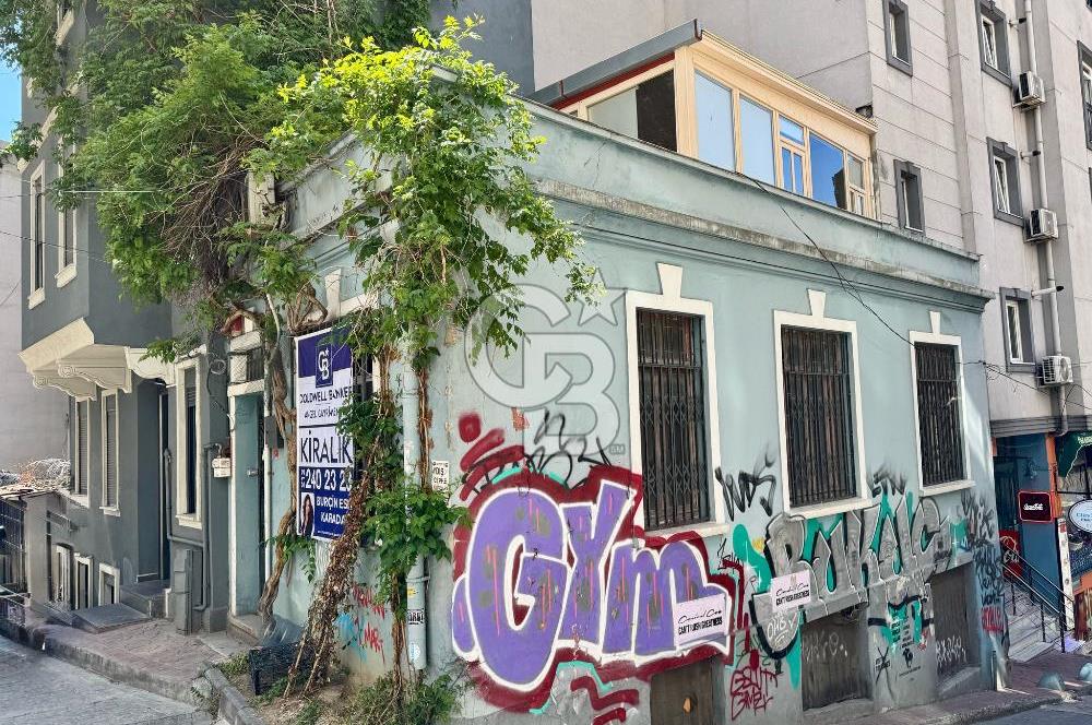 Köşe Konumda, Teraslı Tam Müstakil 3 Katlı Kiralık Bina