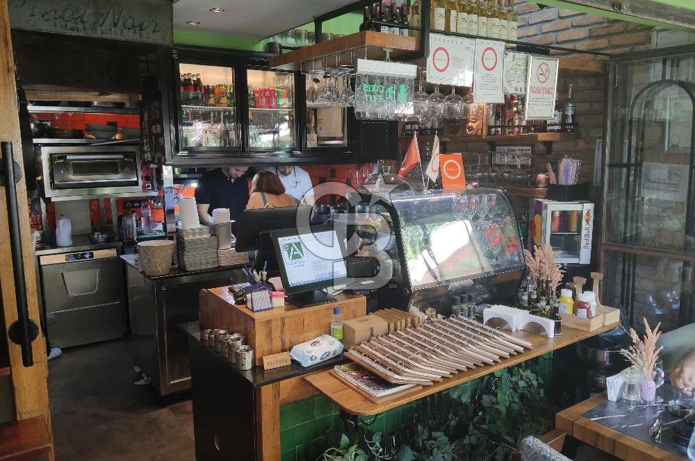 Alsancak Gül Sokak'ta Devren Kiralık Yüksek Cirolu Cafe
