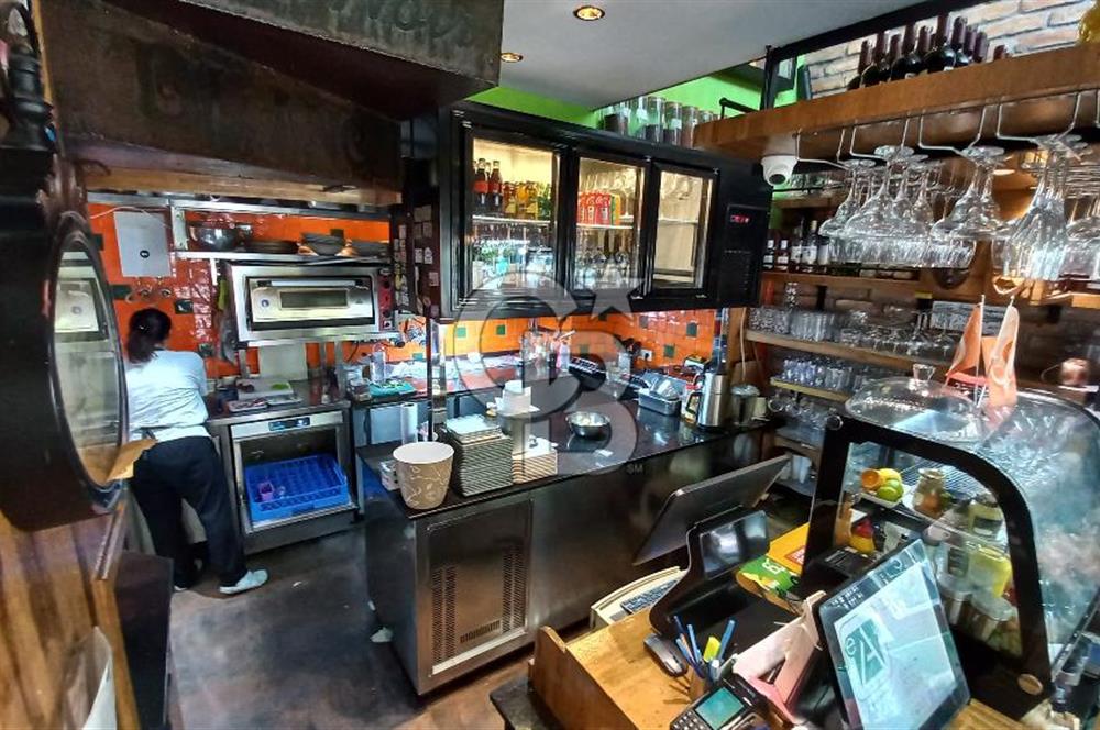 Alsancak Gül Sokak'ta Devren Kiralık Yüksek Cirolu Cafe